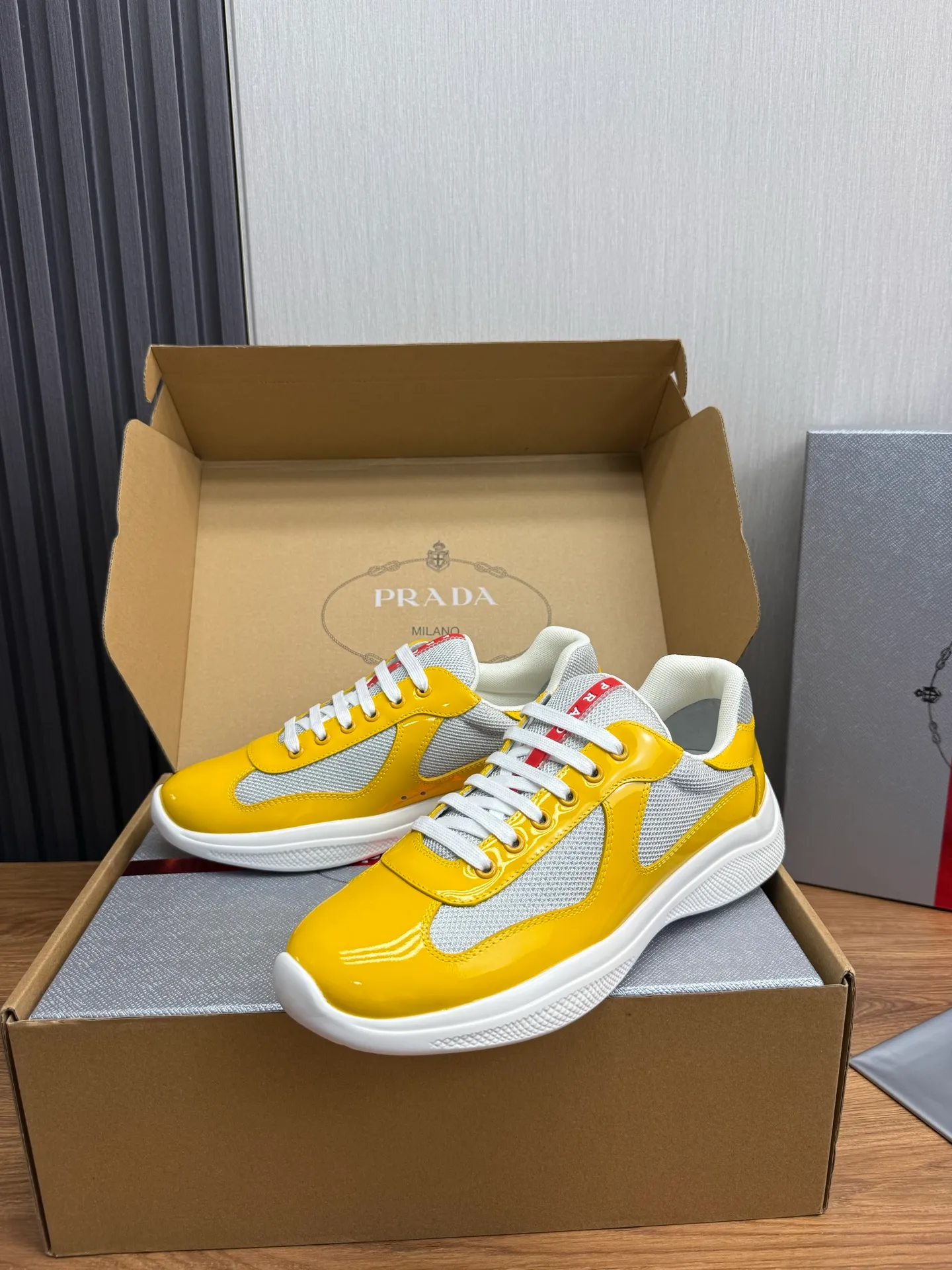 Men's shoes 640💰 [PRADA] Hot selling items🔥Must be recommended every day~~ Official website synchronized, 1:1 high quality shipments✔️ Imported cowhide fabric, rubber material + cowhide lining, original bottom, high-end airplane box packaging🎁 38-45 (38.45 custom-made, non-returnable)